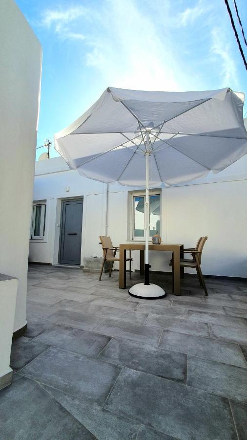 Apartamento Alexandra'S Boutique House Triovasálos Exterior foto